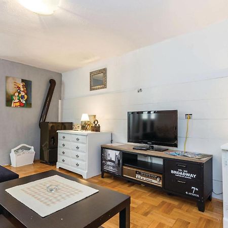 Amazing Apartment In Novi Vinodolski With Wifi Exterior photo