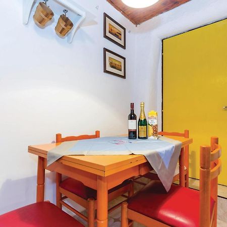 Amazing Apartment In Novi Vinodolski With Wifi Exterior photo