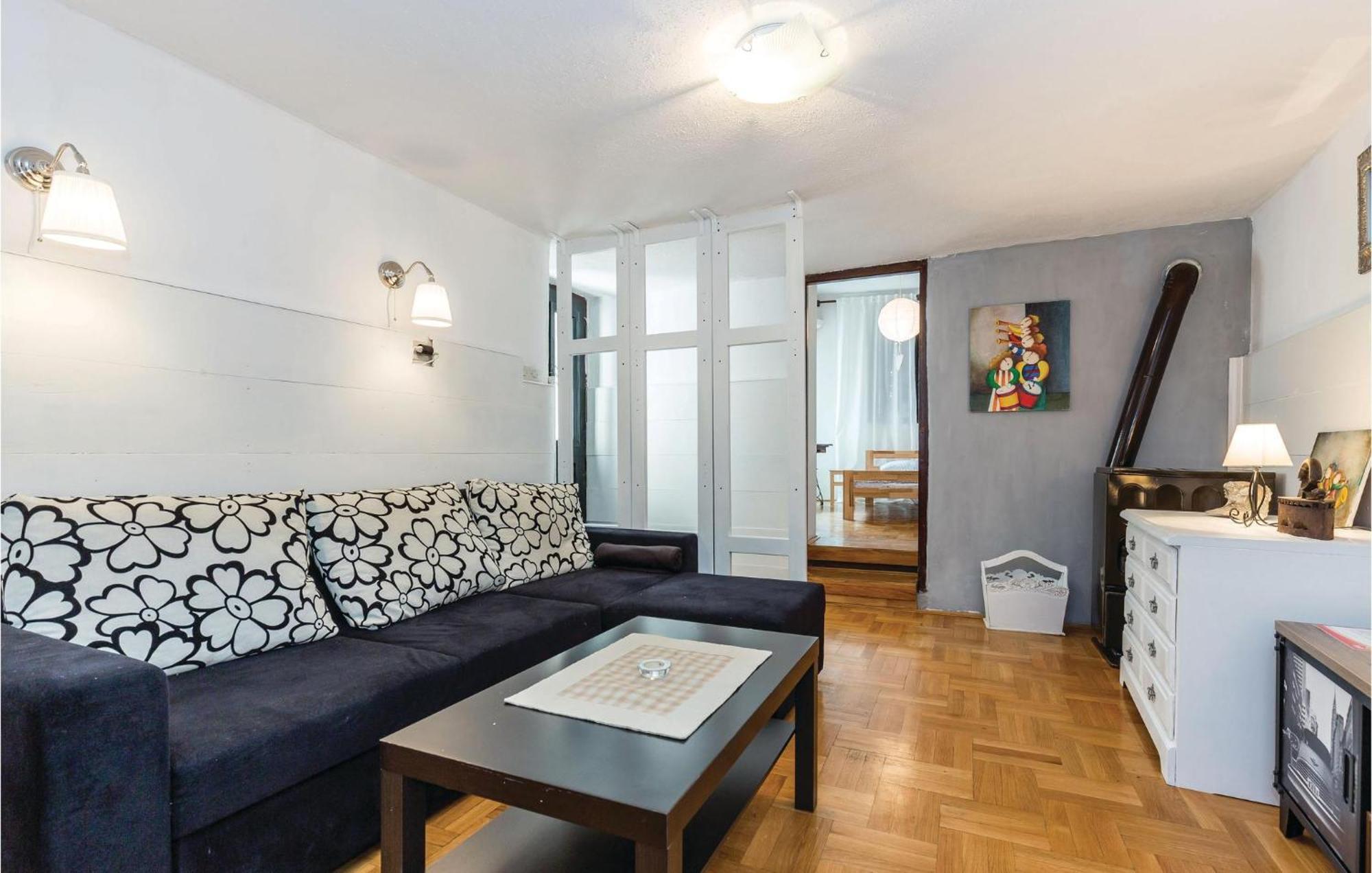 Amazing Apartment In Novi Vinodolski With Wifi Exterior photo