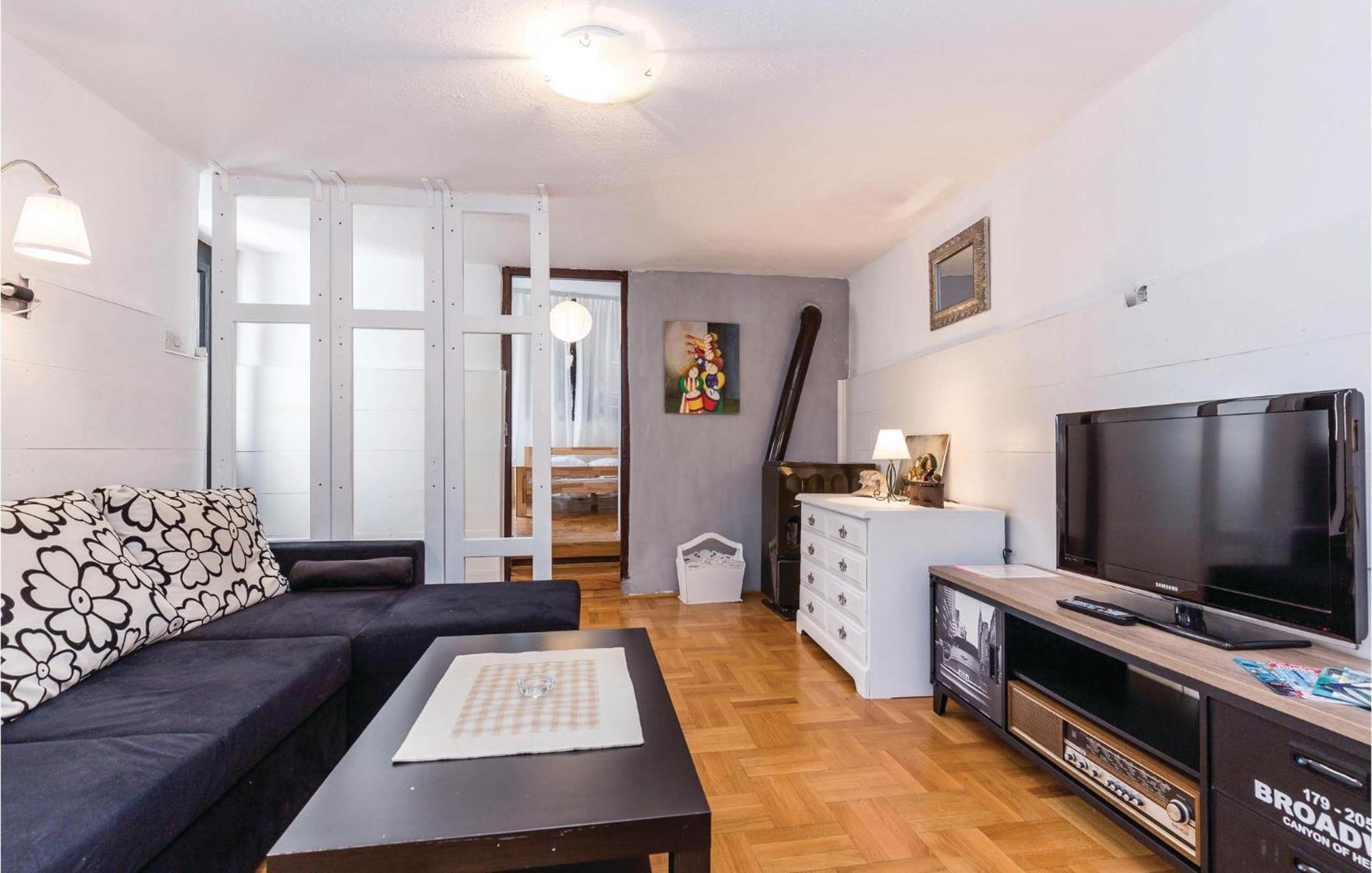 Amazing Apartment In Novi Vinodolski With Wifi Exterior photo
