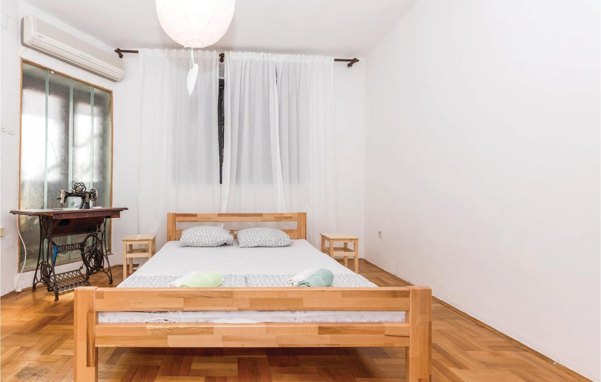 Amazing Apartment In Novi Vinodolski With Wifi Exterior photo